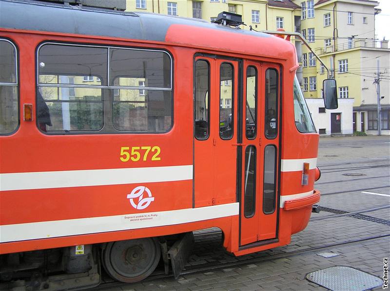 Starí nákladní tramvaj z parku Dopravního podniku Praha