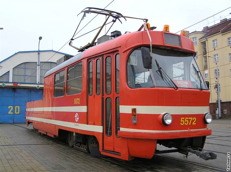 Starí nákladní tramvaj z parku Dopravního podniku Praha