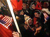 Albánci oslavují brzkou nezávislost Kosova