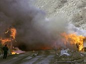 Srbové zdemolovali a zapálili pechody a srbsko-kosovské hranici