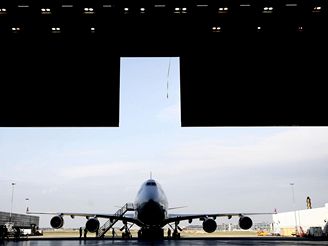 Boeing 747 spolenosti Virgin ped prvnm letem na biopalivo