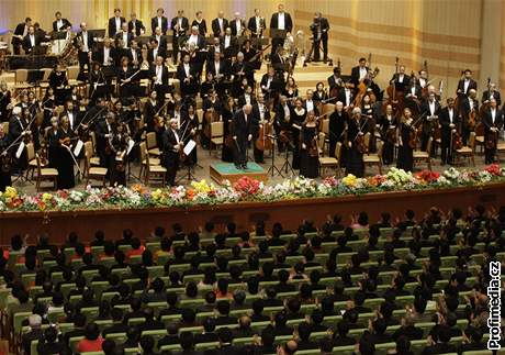 Newyorsk filharmonie v Pchjongjangu (25. nora 2008)
