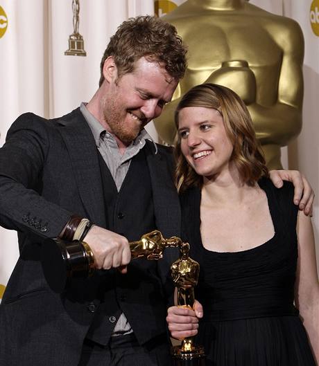 Oscar - Glen Hansard a Markéta Irglová s cenou za nejlepí filmovou píse -