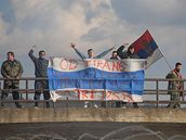 Srbtí demonstranti na kosovské hranici