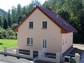 Hrubá stavba montovaného domu za p�t dní není �ádná utopie. Nejdéle za p�l roku se m��ete st�hovat.