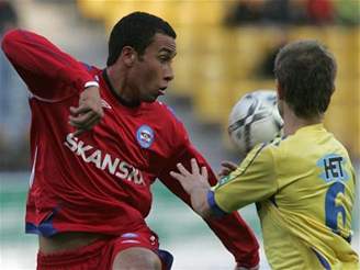 Teplice - Brno, Lira Elton z Brna (v erveném)