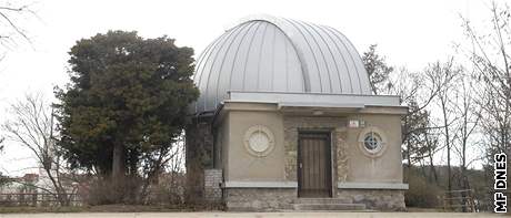 Nová kopule univerzitní observatoe v Brn.