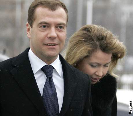 Dmitrij a Svtlana Medvedvovi kráejí k volbám; Moskva 2. bezna 2008