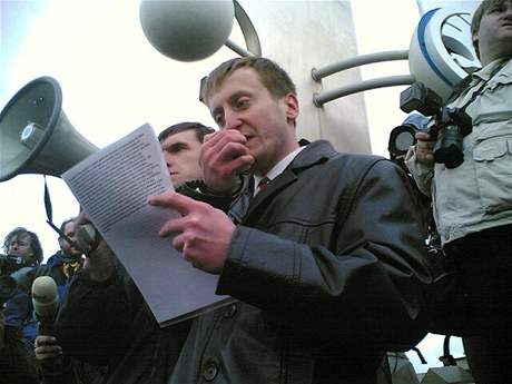Václav Bure (na beznovém snímku) svolával teba pochod radikál, který ml v lednu projít Plzní. Vyzýval je, aby pili ozbrojení.