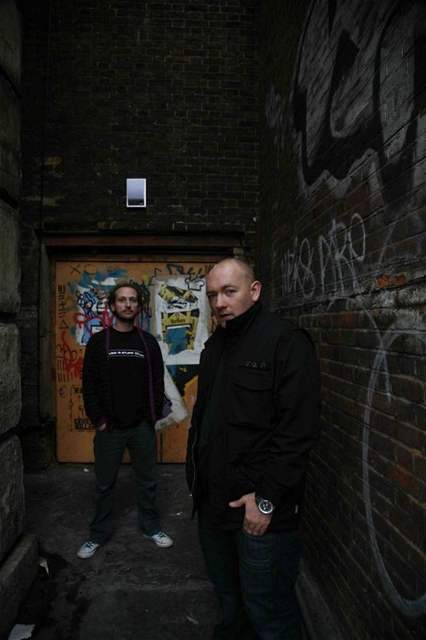 Atomic Hooligan (vlevo Matt Welsch, vpravo Terry Ryan) 