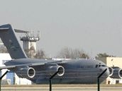 U.S. Aif force - Letoun americké armády Boeing C-17 Globemaster odletl z...