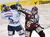 Sparta - Liberec: Hlinka atakuje Hunkese