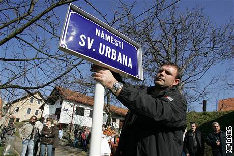 Vinai pojmenovali ulice podle jednotlivých odrd vína a taky podle svého patrona Sv. Urbana.