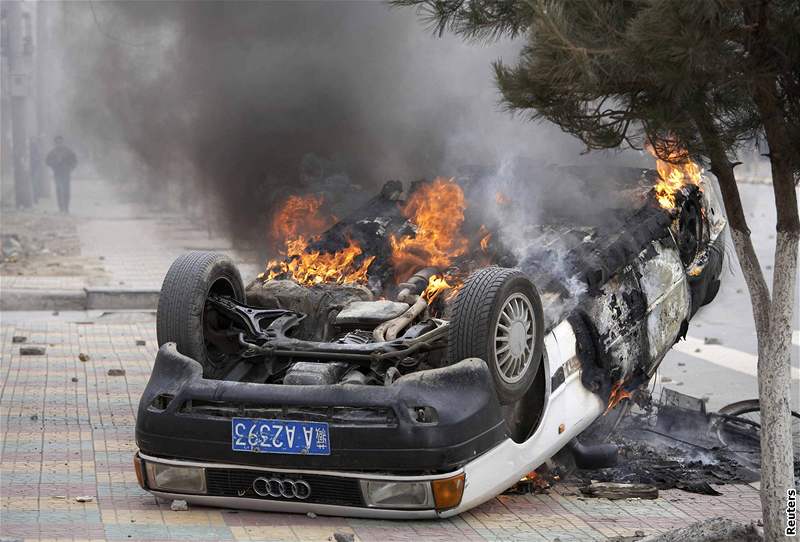 Protiínské protesty v tibetské Lhase (14. bezna 2008)