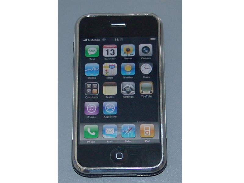 iPhone s firmwarem 2.0