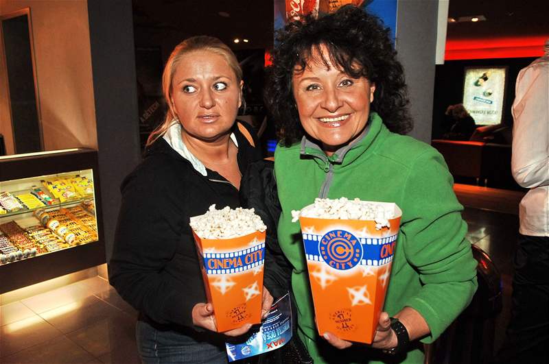 Jitka Zelenková s kamarádkou v kin IMAX 