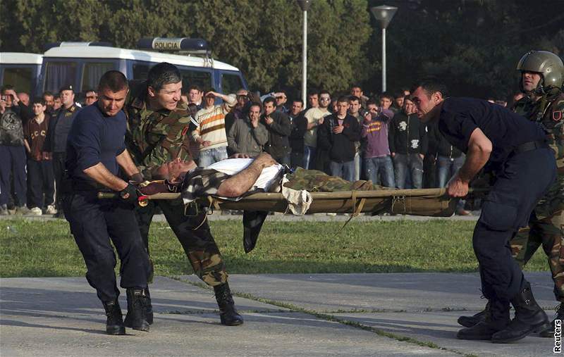 Zranní po výbuchu munice v Albánii