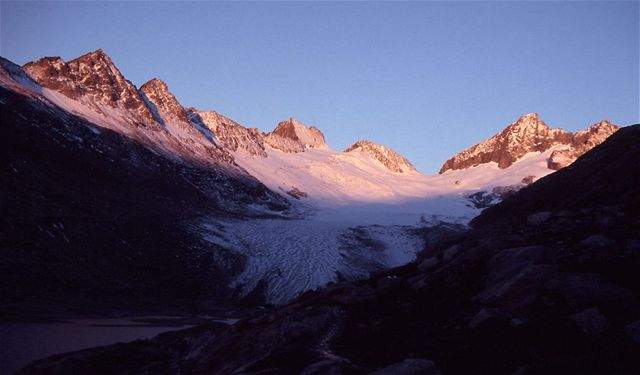 Bernské Alpy patří k nejzaledněnějším oblastem v celých Alpách.