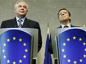 Chorvatský premiér Sanader a éf Evropské komise Barroso (vpravo)