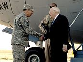 Cheney v Iráku zahájil blízkovýchodní turné.
