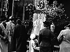 Nmst pojmenovan po A. Hitlerovi, Vde, jaro 1938