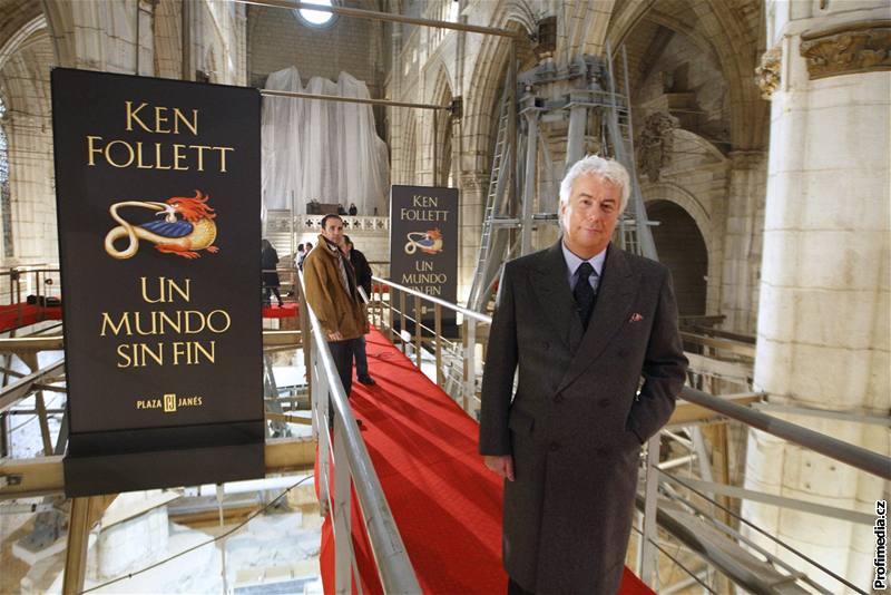 Spisovatel Ken Follett