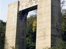 Hitlerova dálnice - Mostní pilí Hitlerovy dálnice u Brnnské pehrady slouil...