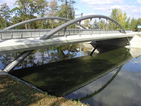 Most pes Svratku v brnnských Hlinkách.
