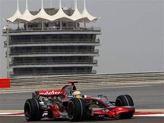 Lewis Hamilton (McLaren) pi tréninku