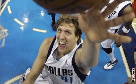 Dirk Nowitzki .