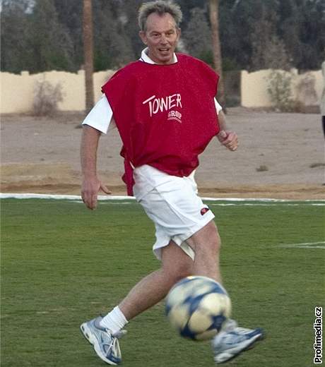 Fotbalista. Tony Blair na dovolené v Egypt.