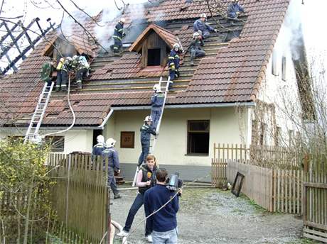 Poár rodinného domu v Hlinné u Rychnova nad Knnou (3.4.2008)