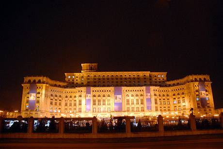 Gigantický palác bývalého diktátora Ceaueska hostí summit NATO