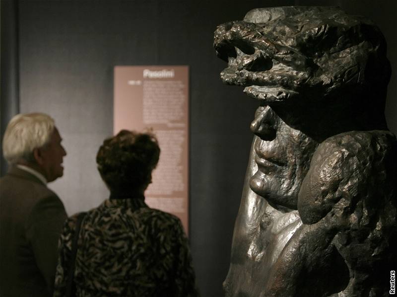 Z expozice Alfreda Hrdlicky - socha Pocta Pasolinimu