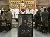 Obraz Panny Marie byl vysvcen na Petrov, skoní v Angole.