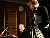 Václav Havel v brnnském divadle Husa na provázku ve he Odcházení