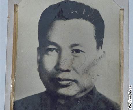 Pol Pot. Jedna z mála dochovaných fotografií kambodského tyrana.