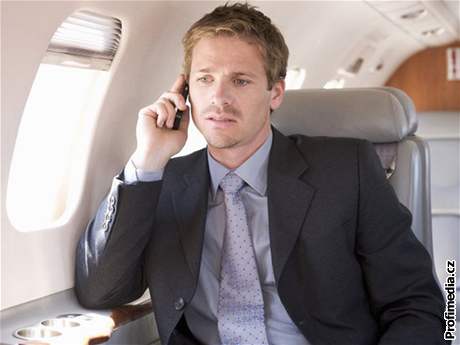 Zkuenosti leteckých pasaér s telefonováním na palub nejsou píli pozitivní