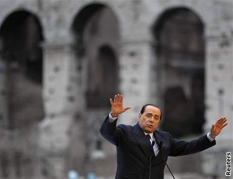 Berlusconi si nepeje, aby jeho vládu provázelo trestní stíhání.