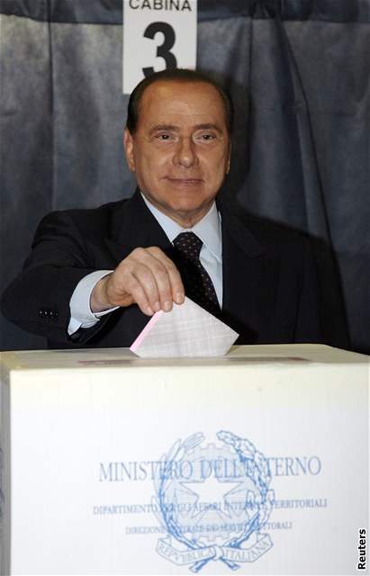 Silvio Berlusconi u voleb