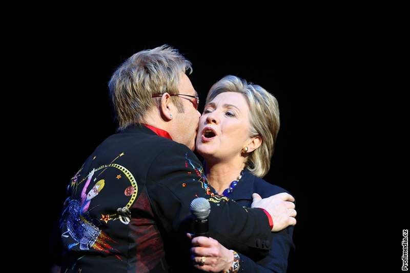 Elton John a Hillary Clintonová