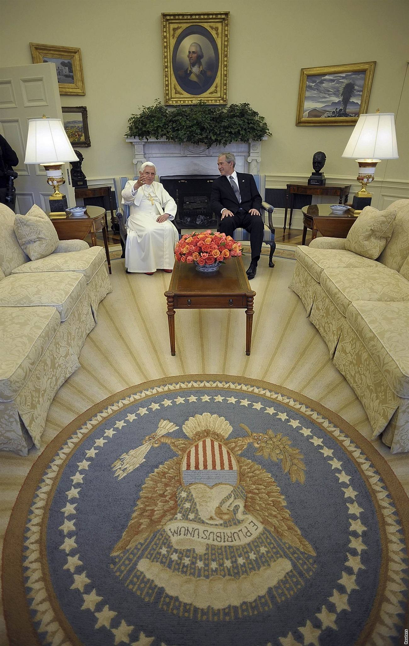Pape Benedikt XVI. navtívil USA a setkal se s prezidentem Georgem W. Bushem