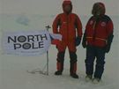 Dobytí severního pólu - Petr Horký (vlevo) a Miroslav Jake stanuli na...