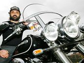 Akcí pro motocyklisty pibývá. V Pardubicích se o víkendu konala výstava motorek i spanilá jízda motorká.
