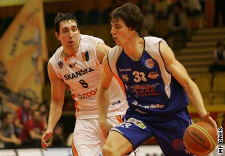 Basketbalisté Ostravy tenotkrát zvládli koncovku.