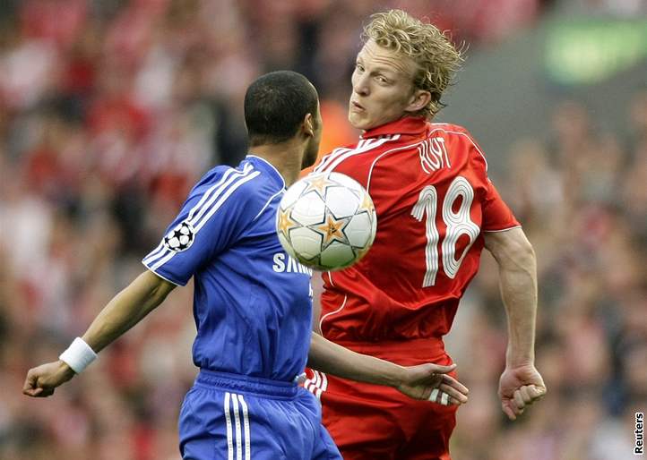 Liverpool - Chelsea: Cole (vlevo) a Kyut