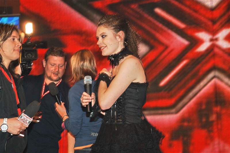 Anna Ungrová v souti X Factor