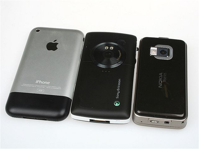 Apple iPhone vs Nokia N81 8GB vs Sony Ericsson W960i
