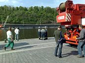 zásah hasi pi sráce lodí na Vltav (28.4.2008)