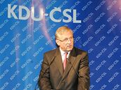 Premiér Mirek Topolánek p�i projevu na sjezdu lidovc�.